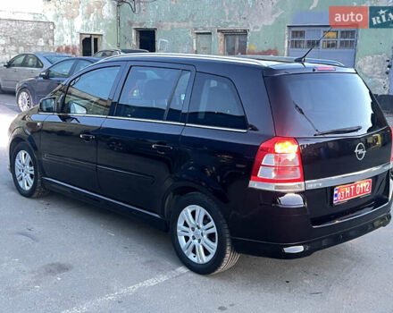 Черный Опель Зафира, объемом двигателя 1.7 л и пробегом 206 тыс. км за 8300 $, фото 2 на Automoto.ua