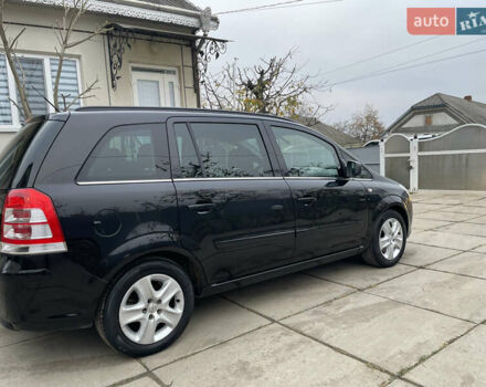 Черный Опель Зафира, объемом двигателя 1.7 л и пробегом 260 тыс. км за 6999 $, фото 7 на Automoto.ua