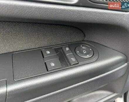 Черный Опель Зафира, объемом двигателя 1.6 л и пробегом 221 тыс. км за 6999 $, фото 62 на Automoto.ua