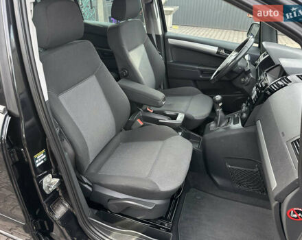 Чорний Опель Зафіра, об'ємом двигуна 1.8 л та пробігом 210 тис. км за 8199 $, фото 93 на Automoto.ua