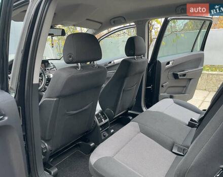 Черный Опель Зафира, объемом двигателя 1.7 л и пробегом 260 тыс. км за 6999 $, фото 33 на Automoto.ua