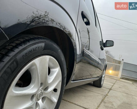 Черный Опель Зафира, объемом двигателя 1.7 л и пробегом 260 тыс. км за 6999 $, фото 8 на Automoto.ua