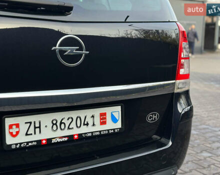 Чорний Опель Зафіра, об'ємом двигуна 1.8 л та пробігом 210 тис. км за 8199 $, фото 21 на Automoto.ua