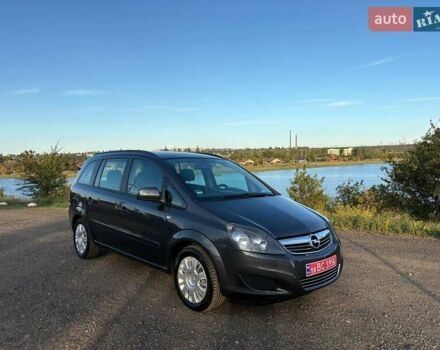 Черный Опель Зафира, объемом двигателя 1.8 л и пробегом 250 тыс. км за 8500 $, фото 33 на Automoto.ua