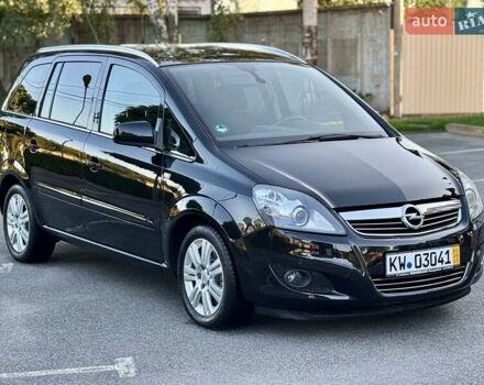 Чорний Опель Зафіра, об'ємом двигуна 1.7 л та пробігом 209 тис. км за 7950 $, фото 19 на Automoto.ua