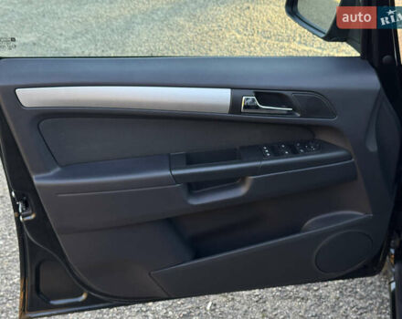 Черный Опель Зафира, объемом двигателя 1.7 л и пробегом 189 тыс. км за 8350 $, фото 44 на Automoto.ua