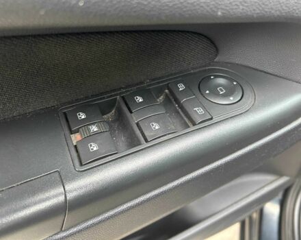 Черный Опель Зафира, объемом двигателя 1.7 л и пробегом 308 тыс. км за 7290 $, фото 15 на Automoto.ua