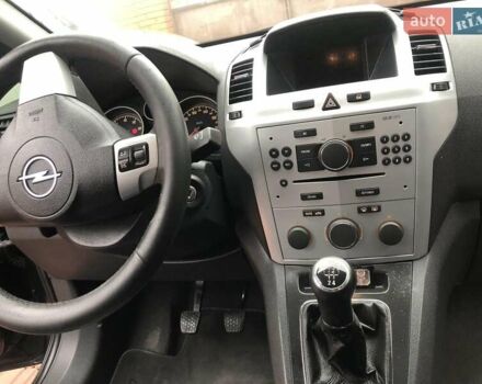 Черный Опель Зафира, объемом двигателя 1.8 л и пробегом 175 тыс. км за 7500 $, фото 11 на Automoto.ua