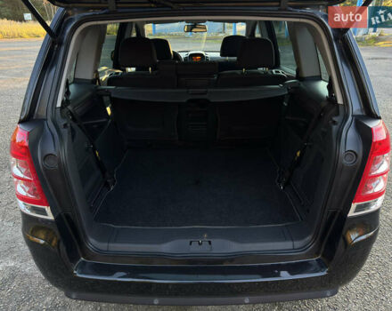 Черный Опель Зафира, объемом двигателя 1.7 л и пробегом 189 тыс. км за 8350 $, фото 101 на Automoto.ua