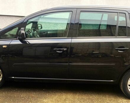 Черный Опель Зафира, объемом двигателя 1.7 л и пробегом 212 тыс. км за 7800 $, фото 3 на Automoto.ua