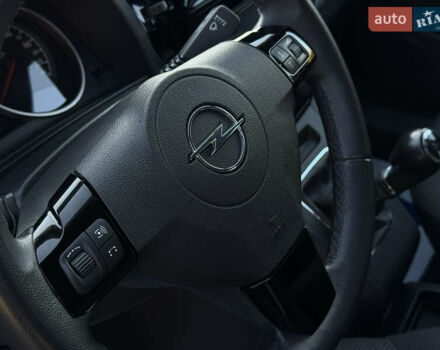 Черный Опель Зафира, объемом двигателя 1.7 л и пробегом 189 тыс. км за 8350 $, фото 51 на Automoto.ua