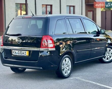 Чорний Опель Зафіра, об'ємом двигуна 1.7 л та пробігом 209 тис. км за 7950 $, фото 5 на Automoto.ua