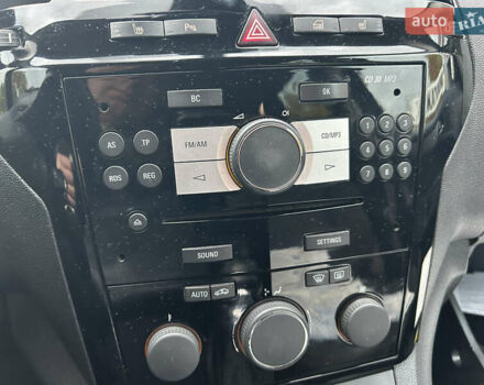 Опель Зафира 2012 в Чернигове на Automoto.ua Черный Опель Зафира, объемом двигателя 1.8 л и пробегом 239 тыс. км за 7799 $, фото 8 на Automoto.ua