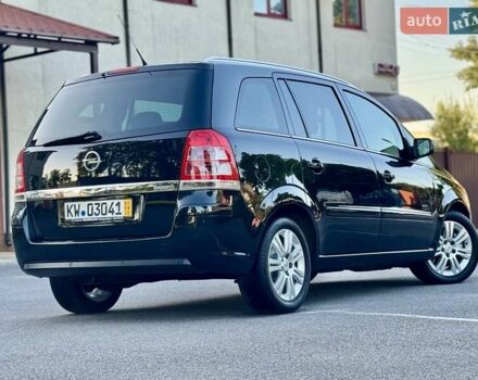 Чорний Опель Зафіра, об'ємом двигуна 1.7 л та пробігом 209 тис. км за 7950 $, фото 6 на Automoto.ua