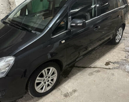 Черный Опель Зафира, объемом двигателя 1.8 л и пробегом 214 тыс. км за 7600 $, фото 1 на Automoto.ua