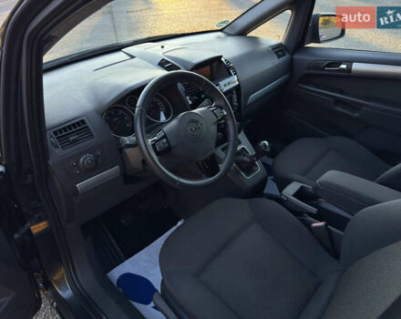 Черный Опель Зафира, объемом двигателя 1.7 л и пробегом 189 тыс. км за 8350 $, фото 45 на Automoto.ua