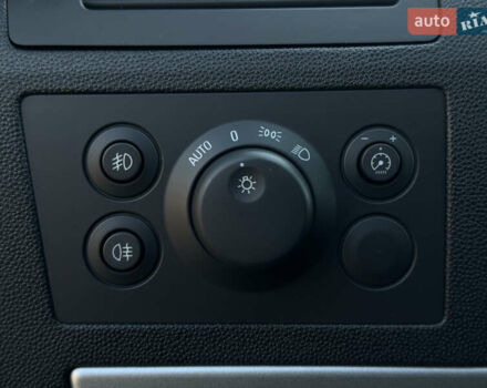 Черный Опель Зафира, объемом двигателя 1.7 л и пробегом 189 тыс. км за 8350 $, фото 56 на Automoto.ua