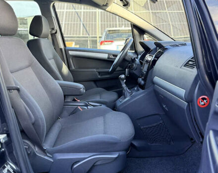 Черный Опель Зафира, объемом двигателя 1.8 л и пробегом 213 тыс. км за 7700 $, фото 103 на Automoto.ua