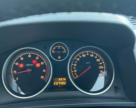 Черный Опель Зафира, объемом двигателя 1.6 л и пробегом 237 тыс. км за 6750 $, фото 12 на Automoto.ua