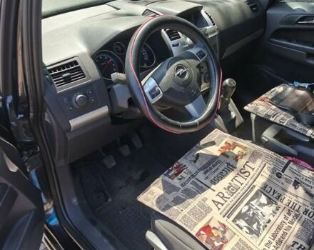 Черный Опель Зафира, объемом двигателя 1.8 л и пробегом 35 тыс. км за 10500 $, фото 5 на Automoto.ua