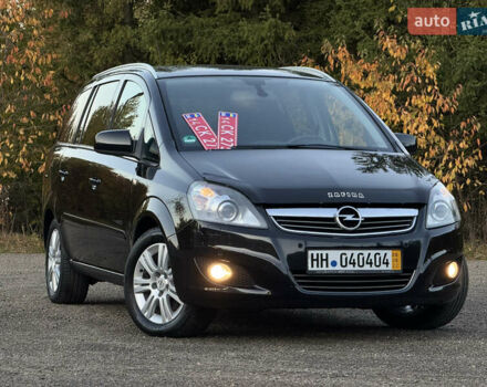 Черный Опель Зафира, объемом двигателя 1.7 л и пробегом 189 тыс. км за 8350 $, фото 131 на Automoto.ua