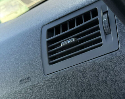 Черный Опель Зафира, объемом двигателя 1.8 л и пробегом 213 тыс. км за 7700 $, фото 112 на Automoto.ua