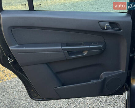 Черный Опель Зафира, объемом двигателя 1.7 л и пробегом 189 тыс. км за 8350 $, фото 73 на Automoto.ua