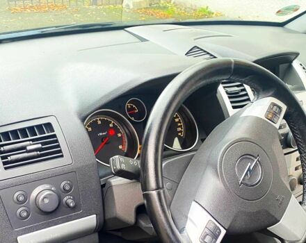 Черный Опель Зафира, объемом двигателя 1.7 л и пробегом 212 тыс. км за 7800 $, фото 10 на Automoto.ua