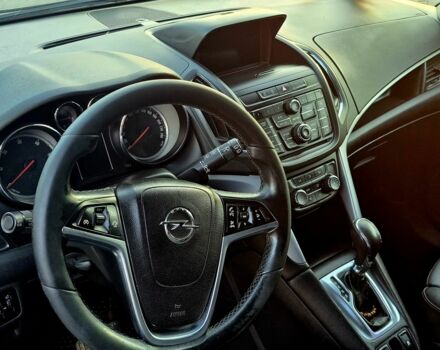 Чорний Опель Зафіра, об'ємом двигуна 2 л та пробігом 276 тис. км за 8000 $, фото 7 на Automoto.ua