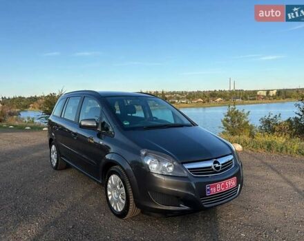 Черный Опель Зафира, объемом двигателя 1.8 л и пробегом 250 тыс. км за 8500 $, фото 10 на Automoto.ua