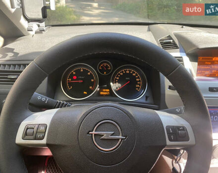 Черный Опель Зафира, объемом двигателя 1.69 л и пробегом 195 тыс. км за 7800 $, фото 7 на Automoto.ua