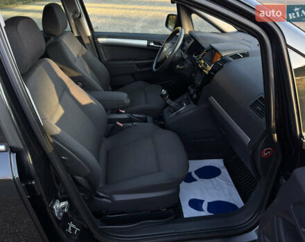 Черный Опель Зафира, объемом двигателя 1.7 л и пробегом 189 тыс. км за 8350 $, фото 91 на Automoto.ua