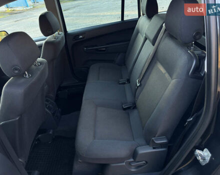 Черный Опель Зафира, объемом двигателя 1.7 л и пробегом 189 тыс. км за 8350 $, фото 71 на Automoto.ua