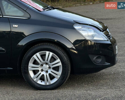 Черный Опель Зафира, объемом двигателя 1.7 л и пробегом 189 тыс. км за 8350 $, фото 32 на Automoto.ua