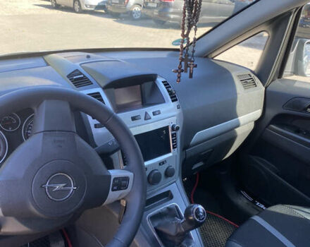 Черный Опель Зафира, объемом двигателя 1.69 л и пробегом 195 тыс. км за 7800 $, фото 5 на Automoto.ua