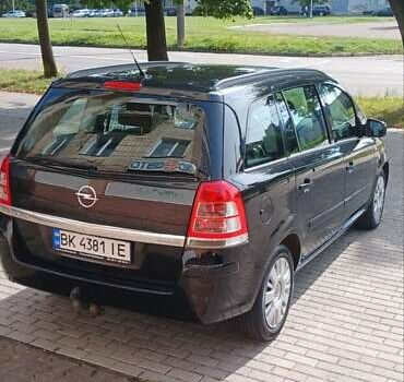 Черный Опель Зафира, объемом двигателя 1.69 л и пробегом 215 тыс. км за 7000 $, фото 4 на Automoto.ua