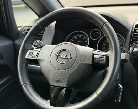 Черный Опель Зафира, объемом двигателя 1.8 л и пробегом 213 тыс. км за 7700 $, фото 34 на Automoto.ua