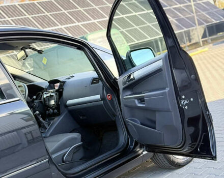 Черный Опель Зафира, объемом двигателя 1.8 л и пробегом 213 тыс. км за 7700 $, фото 100 на Automoto.ua