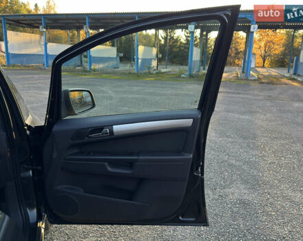 Черный Опель Зафира, объемом двигателя 1.7 л и пробегом 189 тыс. км за 8350 $, фото 89 на Automoto.ua