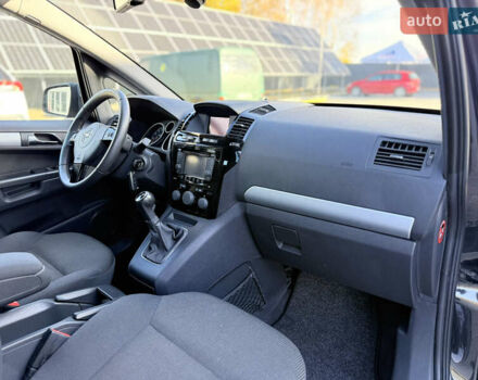 Черный Опель Зафира, объемом двигателя 1.8 л и пробегом 213 тыс. км за 7700 $, фото 111 на Automoto.ua