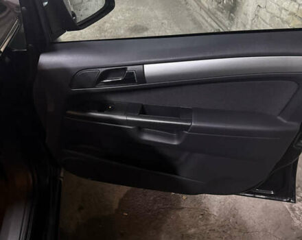 Черный Опель Зафира, объемом двигателя 1.8 л и пробегом 214 тыс. км за 7600 $, фото 11 на Automoto.ua