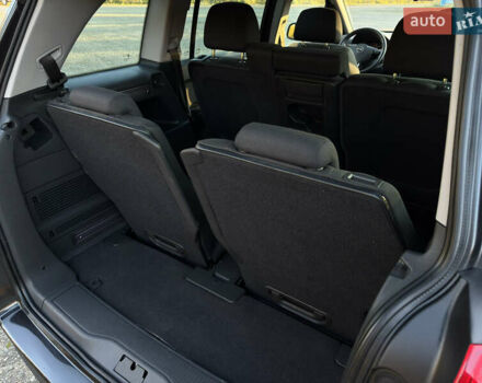 Черный Опель Зафира, объемом двигателя 1.7 л и пробегом 189 тыс. км за 8350 $, фото 104 на Automoto.ua