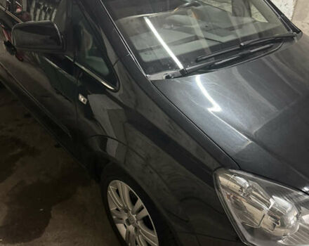 Черный Опель Зафира, объемом двигателя 1.8 л и пробегом 214 тыс. км за 7600 $, фото 2 на Automoto.ua