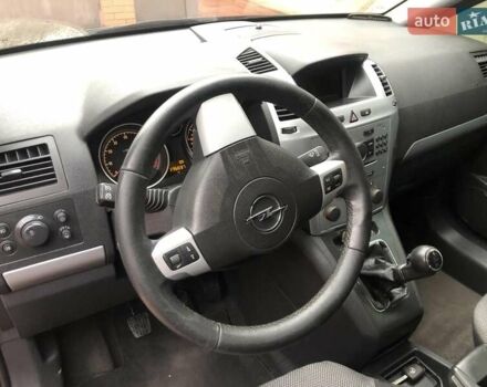 Черный Опель Зафира, объемом двигателя 1.8 л и пробегом 175 тыс. км за 7500 $, фото 10 на Automoto.ua