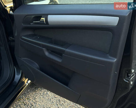 Черный Опель Зафира, объемом двигателя 1.7 л и пробегом 189 тыс. км за 8350 $, фото 87 на Automoto.ua