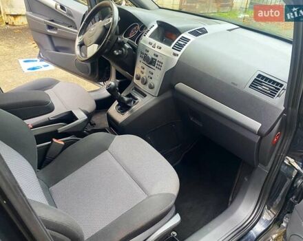 Черный Опель Зафира, объемом двигателя 0 л и пробегом 212 тыс. км за 7800 $, фото 9 на Automoto.ua