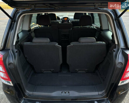 Черный Опель Зафира, объемом двигателя 1.7 л и пробегом 189 тыс. км за 8350 $, фото 107 на Automoto.ua