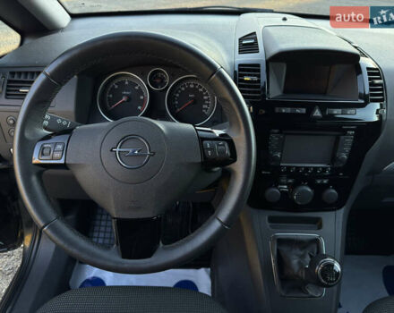 Черный Опель Зафира, объемом двигателя 1.7 л и пробегом 189 тыс. км за 8350 $, фото 64 на Automoto.ua