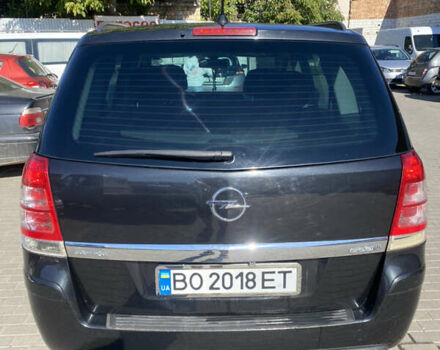Черный Опель Зафира, объемом двигателя 1.69 л и пробегом 195 тыс. км за 7800 $, фото 3 на Automoto.ua