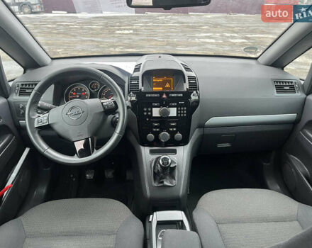 Черный Опель Зафира, объемом двигателя 1.8 л и пробегом 211 тыс. км за 8000 $, фото 32 на Automoto.ua